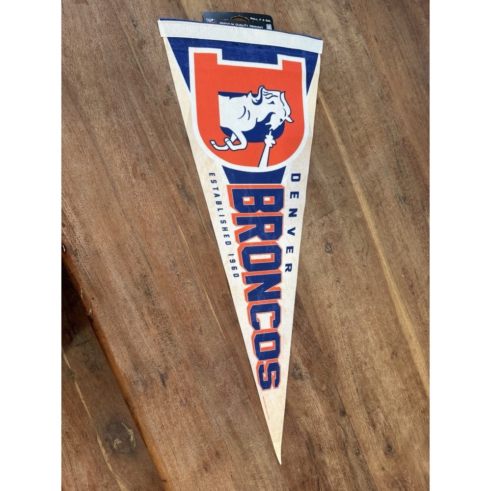 DENVER BRONCOS CLASSIC VINTAGE LOGO PREMIUM QUALITY PENNANT 12"X30" BANNER